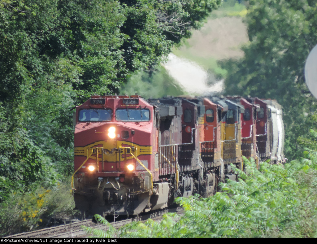 BNSF 726 on 309